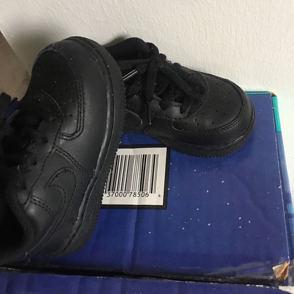 Toddler shoes size 7c - Picture 3 of 3